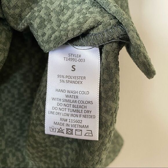 Lush-wrap Texture Print Short Sleeve Top - Picture 8 of 9